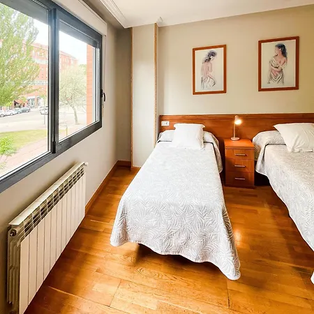 Santiago 2 Albergue *