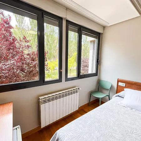 Albergue Santiago 2 *