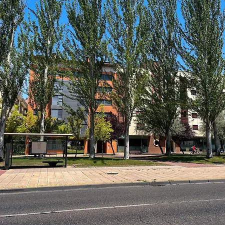 Albergue Santiago 2 *
