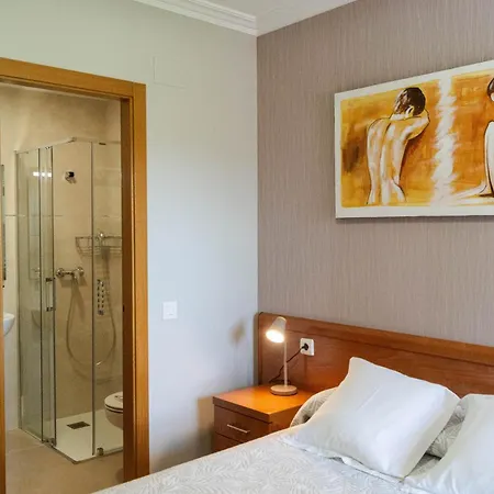 Albergue Santiago 2 *
